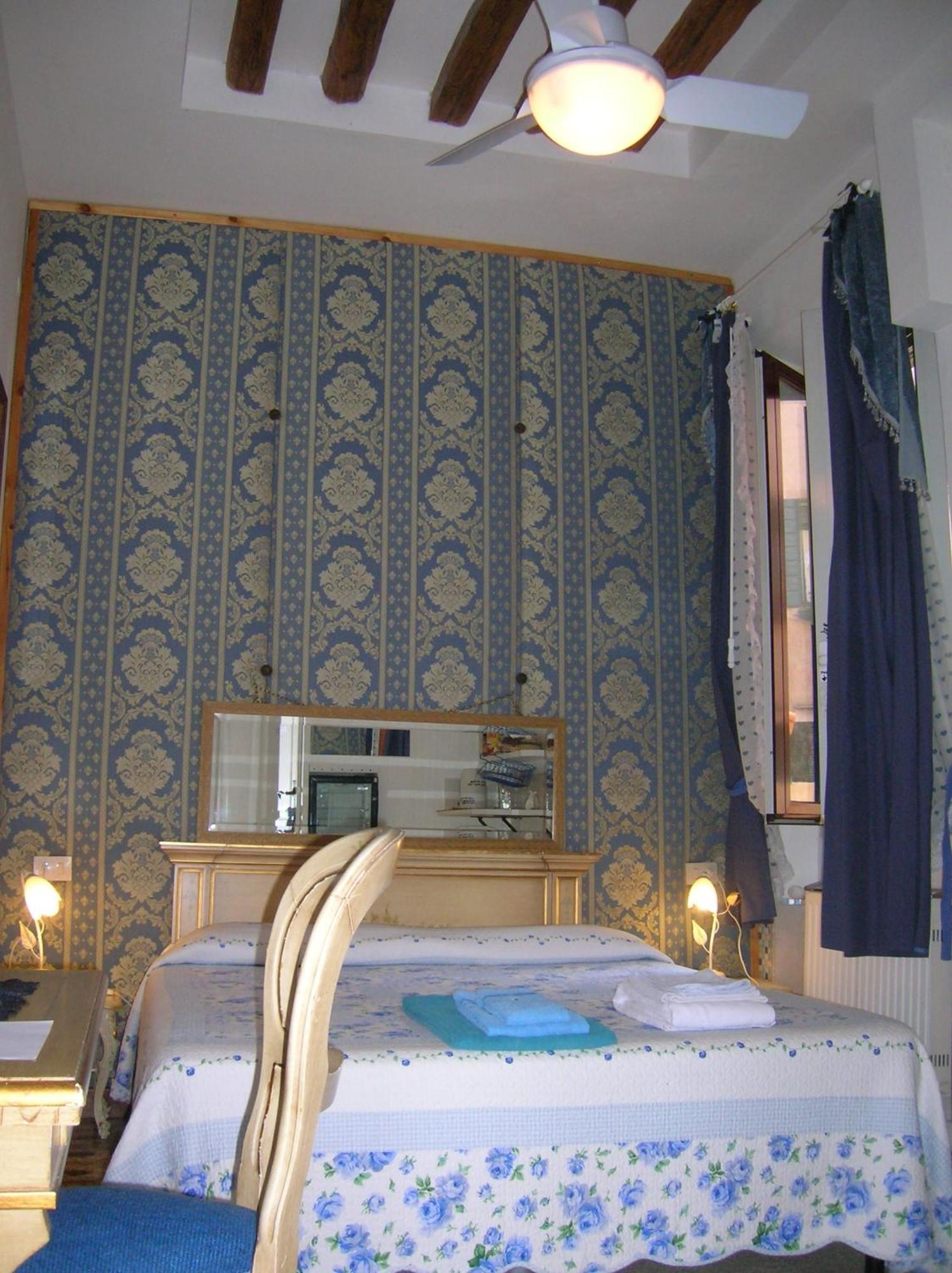 Biennale Bed & Breakfast Венеция Екстериор снимка